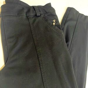 🦁Knit Pull On Seamed Front Black Ponte Pants
W/Pockets!